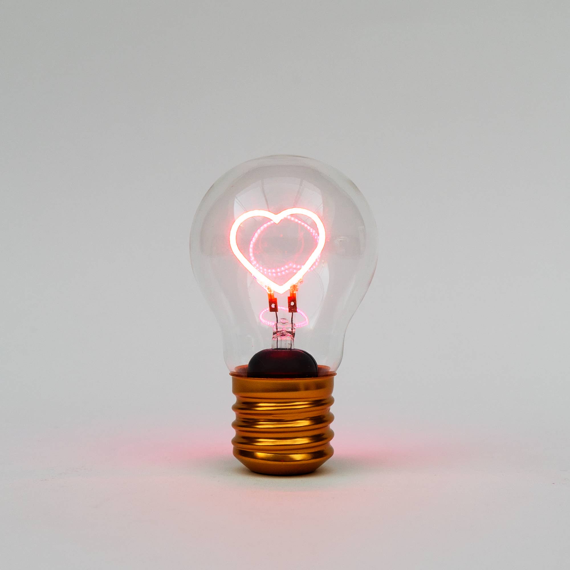 SUCK UK Ltd - USA - Wholesale Accent/Desk Lamp - Magic Cordless Heart Lightbulb5