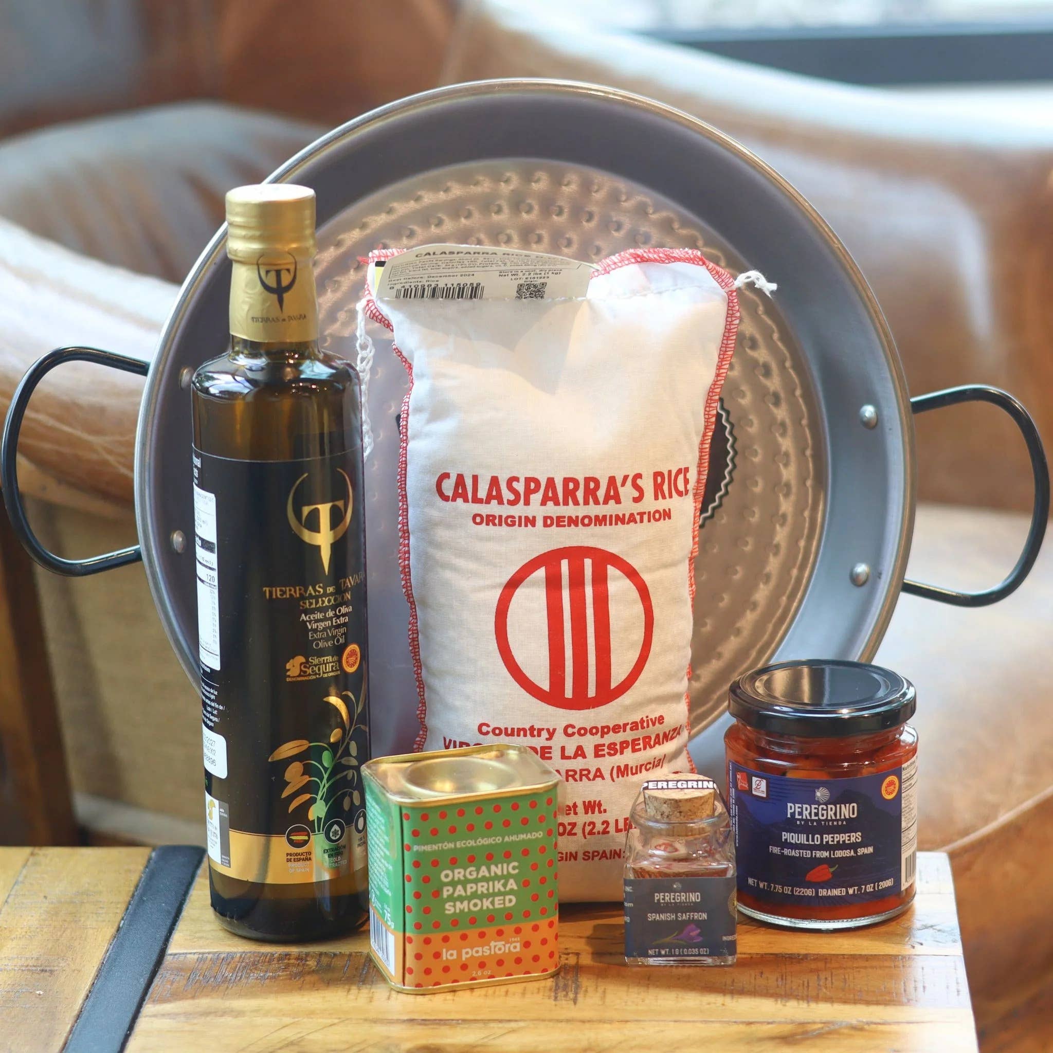 Alta Gama Foods - Vendita all'ingrosso Kit fai da te per alimenti - Kit Paella (4-6 persone) con Padella da 12" e Ingredienti Premium0