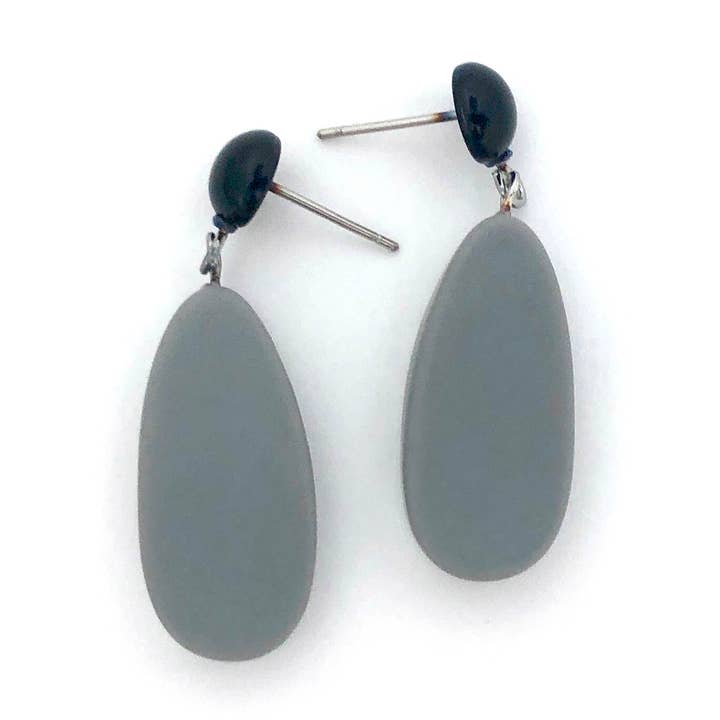 Ohrhänger, grau, matt für den Großhandel von Leetie Lovendale