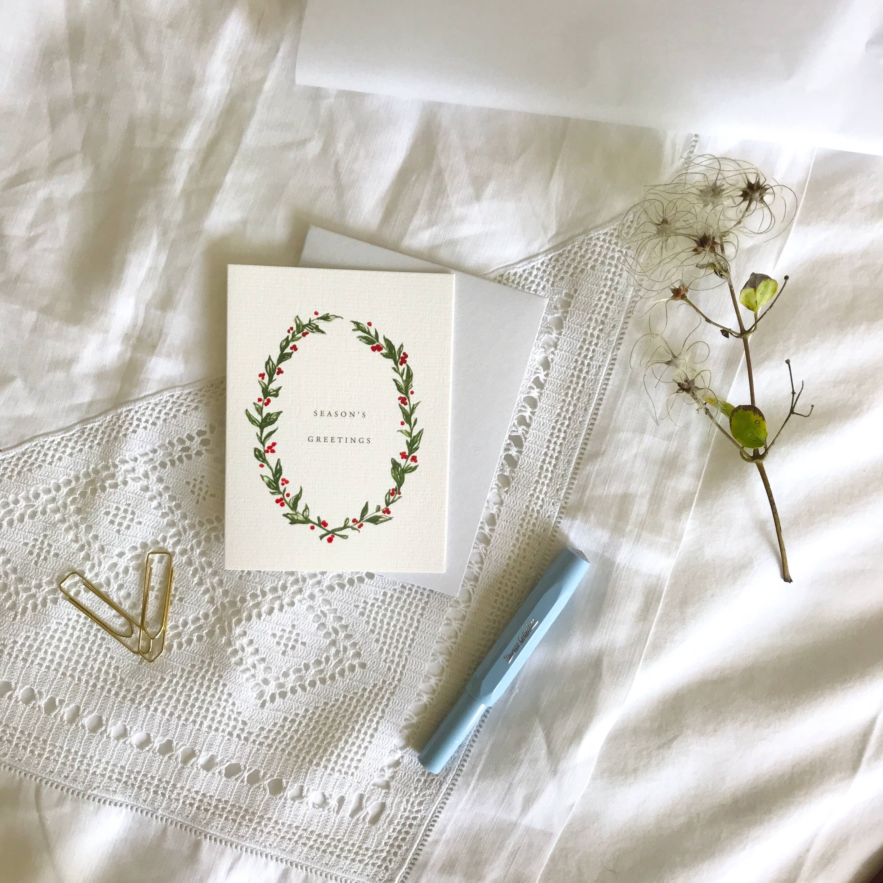 Annie Brougham Paper Goods. - Vente Cartes de Noël - Carte de Noël petite couronne de feuillage style vintage3