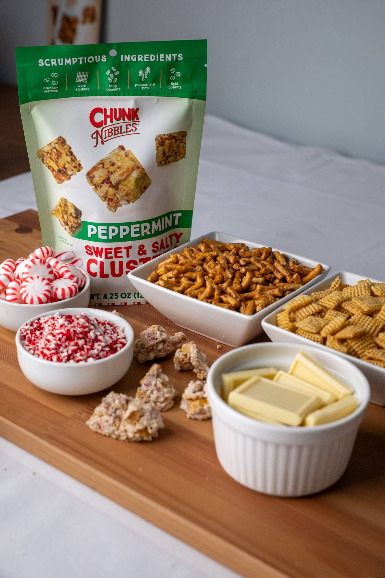 Chunk Nibbles – wholesale Pretzels – Holiday Peppermint Chunk Nibbles 2oz Snack Pack3