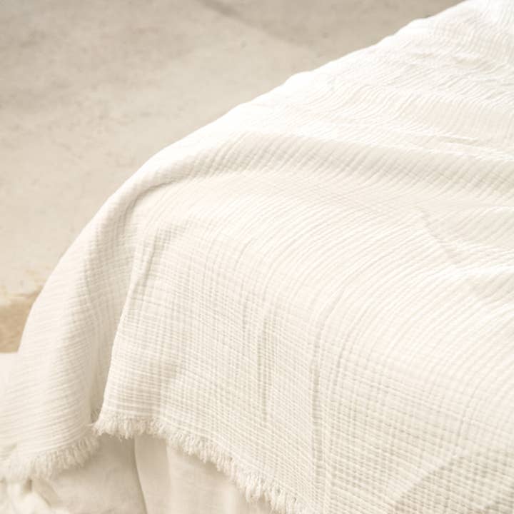 Saardé - Wholesale Bedding Blanket - Enes Bed Cover | White