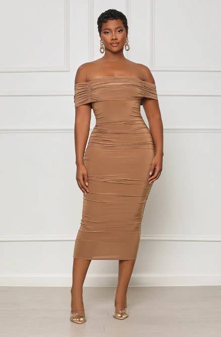 Uptown Apparel - Venta al por mayor Vestido - Mujer - Vestido midi elegante con escote caído12