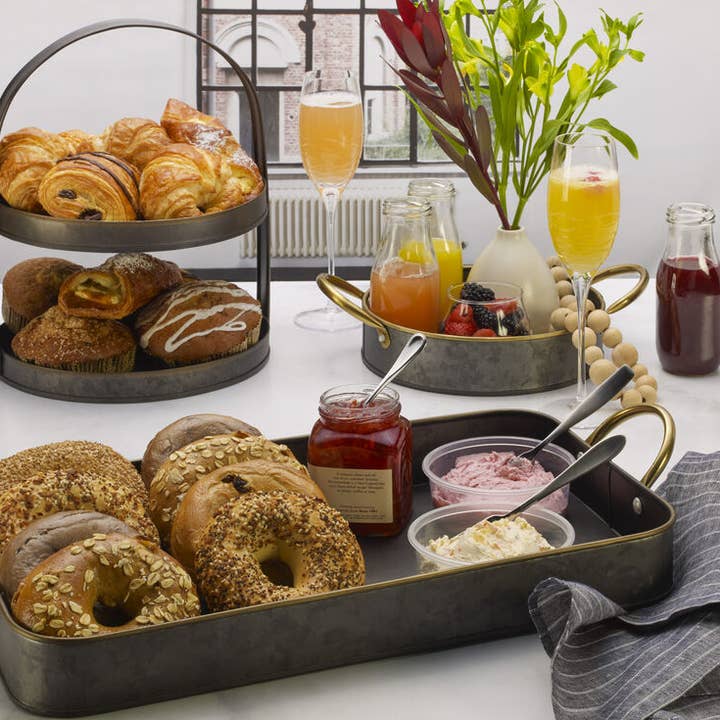 Lifetime Brands Silverwarehouse – wholesale Serving tray – Towle Living Black Galvanized Rect Tray With Handles1