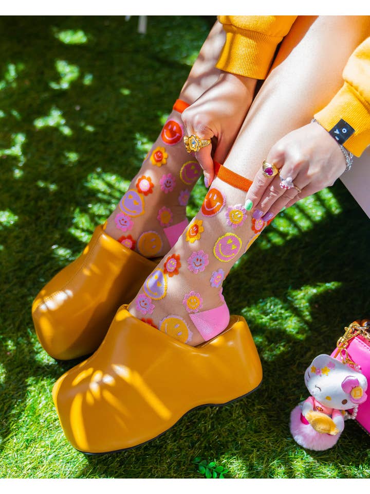 Sock Candy - Wholesale Socks - Women's - Smiley Face Daisy Sheer Crew Sock5