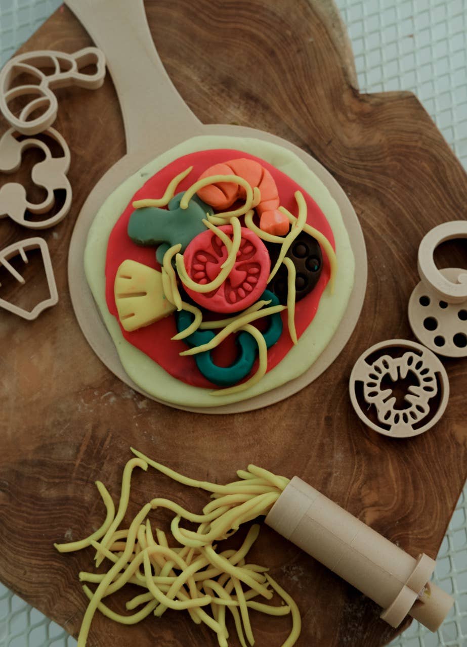 Kinfolk Pantry – wholesale Leksaksset - Barn – Eco Playdough redskap för pizza – set med formar4