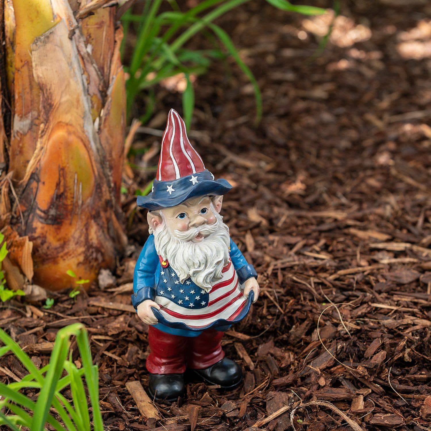 Alpine Corporation - Wholesale Garden Gnome - Alpine Corporation Americana Gnome with Flag Apron Bird Feed1