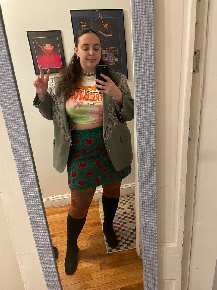 Shop Journal Vintage - Wholesale T-Shirt - Women's - Custom cutout ruch side tee9