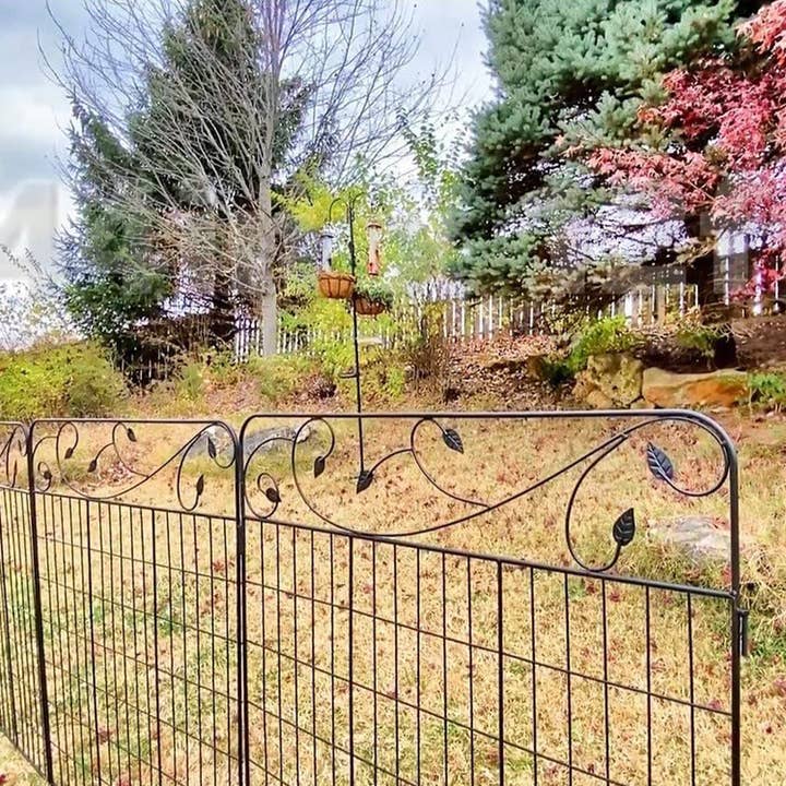 Ashman Online - Wholesale Outdoor Ornament/Decor - Ashman online Garden Fence 44in x 3ft - Outdoor Rustproof Me4