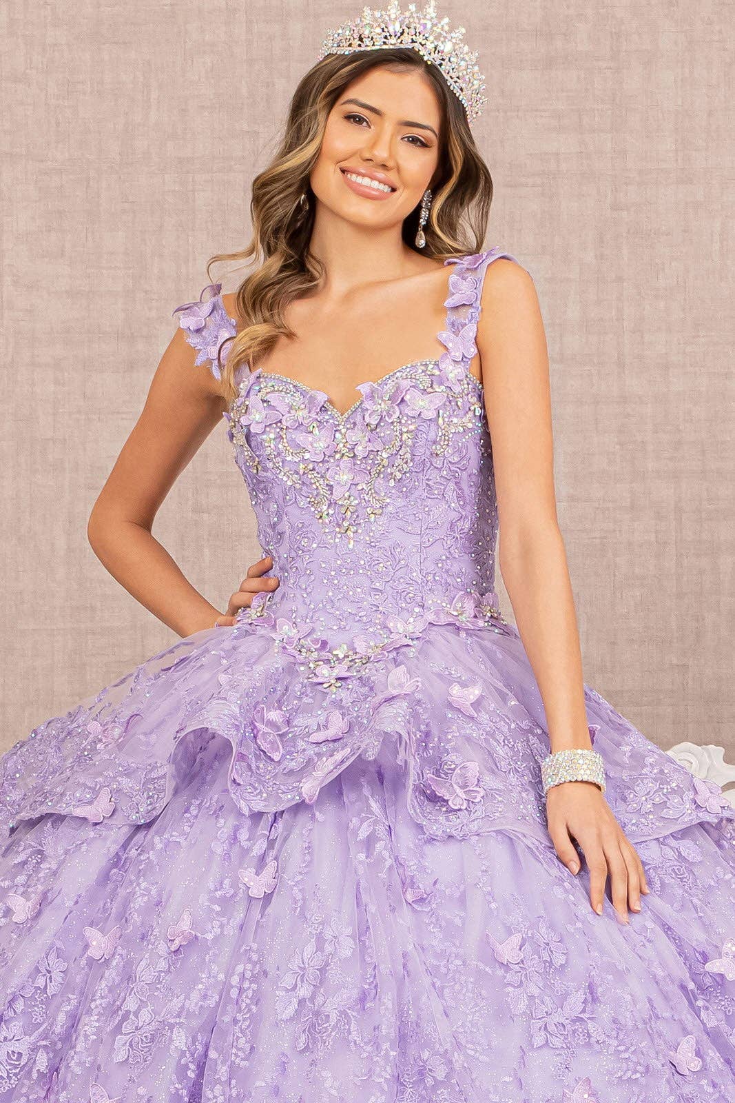 Tux-USA® - Wholesale Formele jurk - Dames - Jewel 3-D Quinceanera-jurk van mesh met vlinderapplicatie en open schouders7