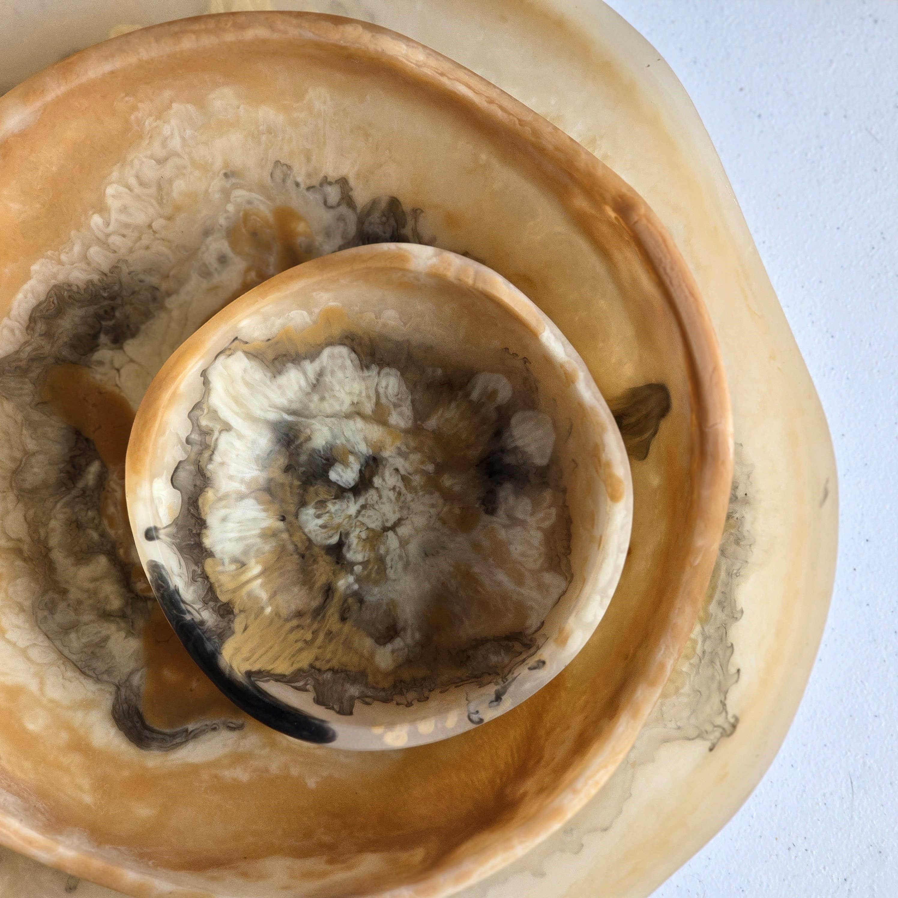 Gibb & Daan - Wholesale Serve Bowl - Large wavy 3 bowls Set - Matte Finish Hand Poured Resin7