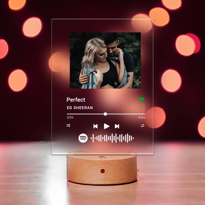 CanvasChamp - Wholesale Plaque - Personalized Spotify Acrylic Song Plaque with LED Base3