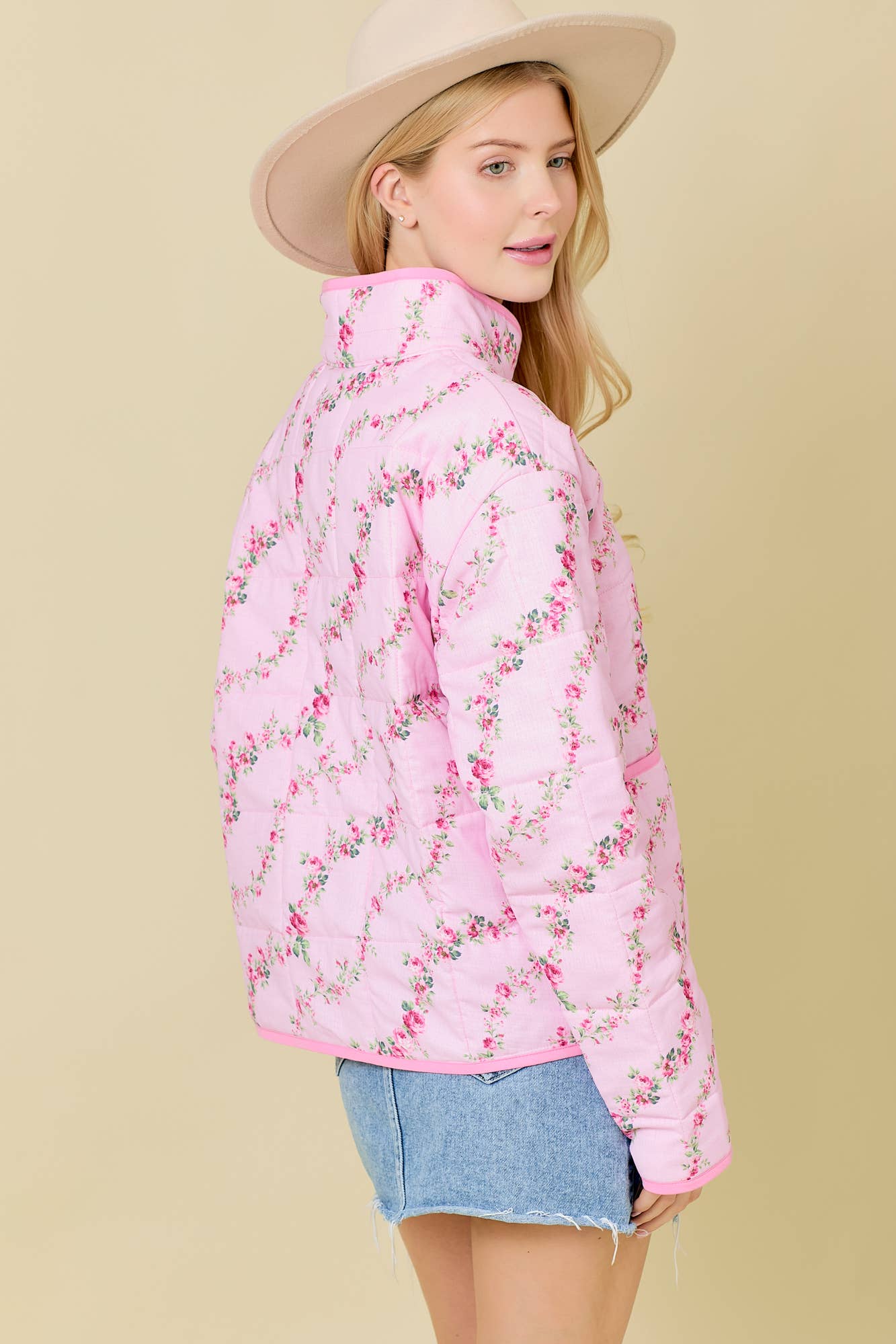 Main Strip - Wholesale Jacket - Women's - Plus Size Floral Quilted Jacket – Cozy Romantic Layer1