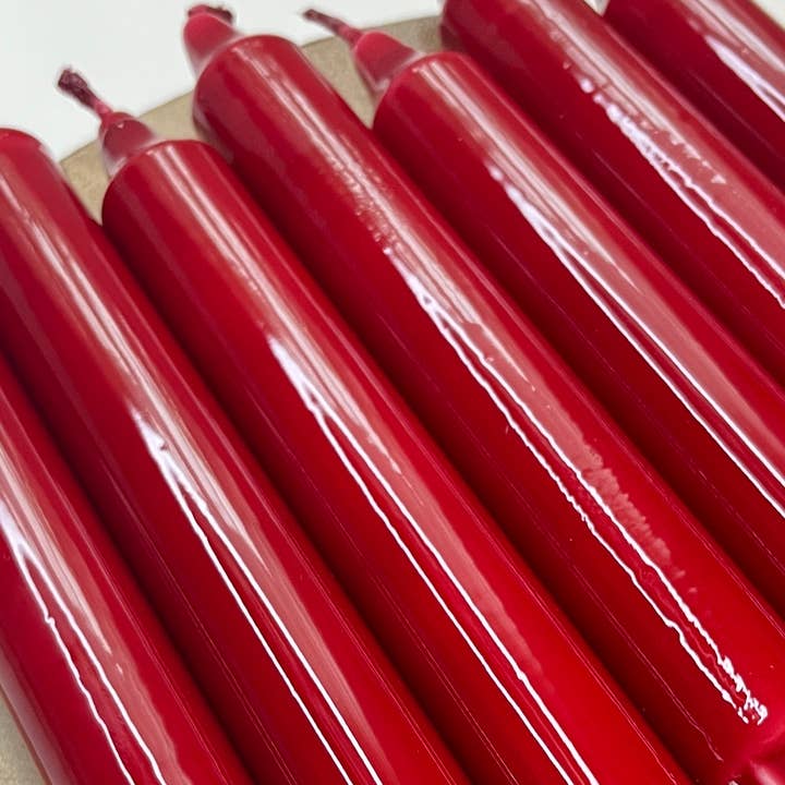 Dot Home Aroma - Venta al por mayor Velas cónicas/candeleros - Dúo de Velas Cónicas con Tinte en Degradado Burdeos Brillante1