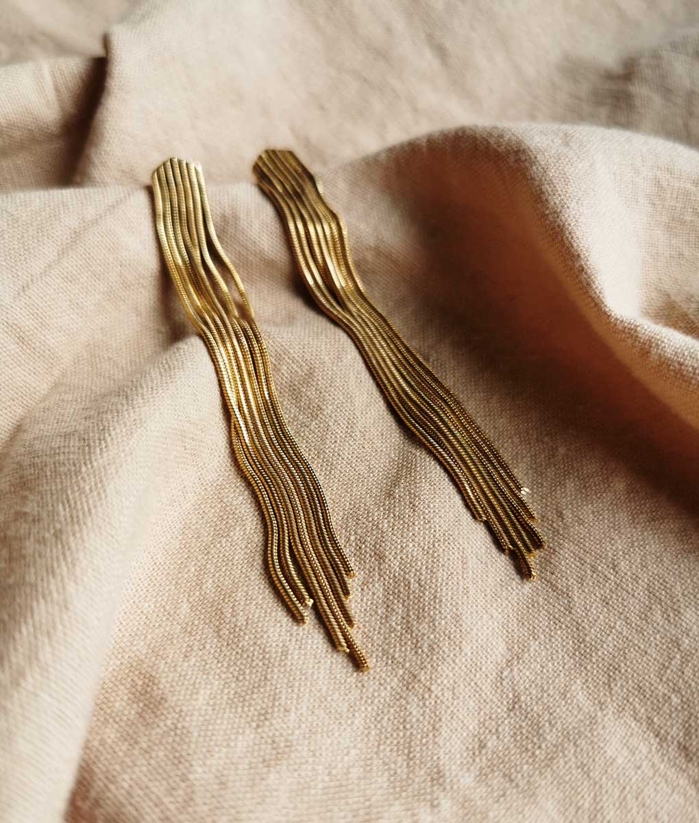 Jewelry by Moette – Brincos de argola por atacado – BRINCOS DANÇAR CASCATA, OURO2