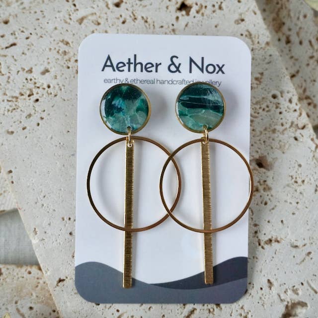 Maxi à Goutte d'Oreille Vert Aube pour la vente par Aether & Nox