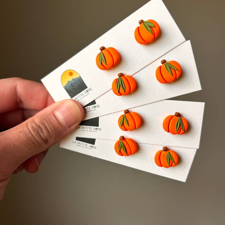 Tachas de colheita de abóbora de outono, brincos de barro laranja por atacado de La Petite Rose LLC