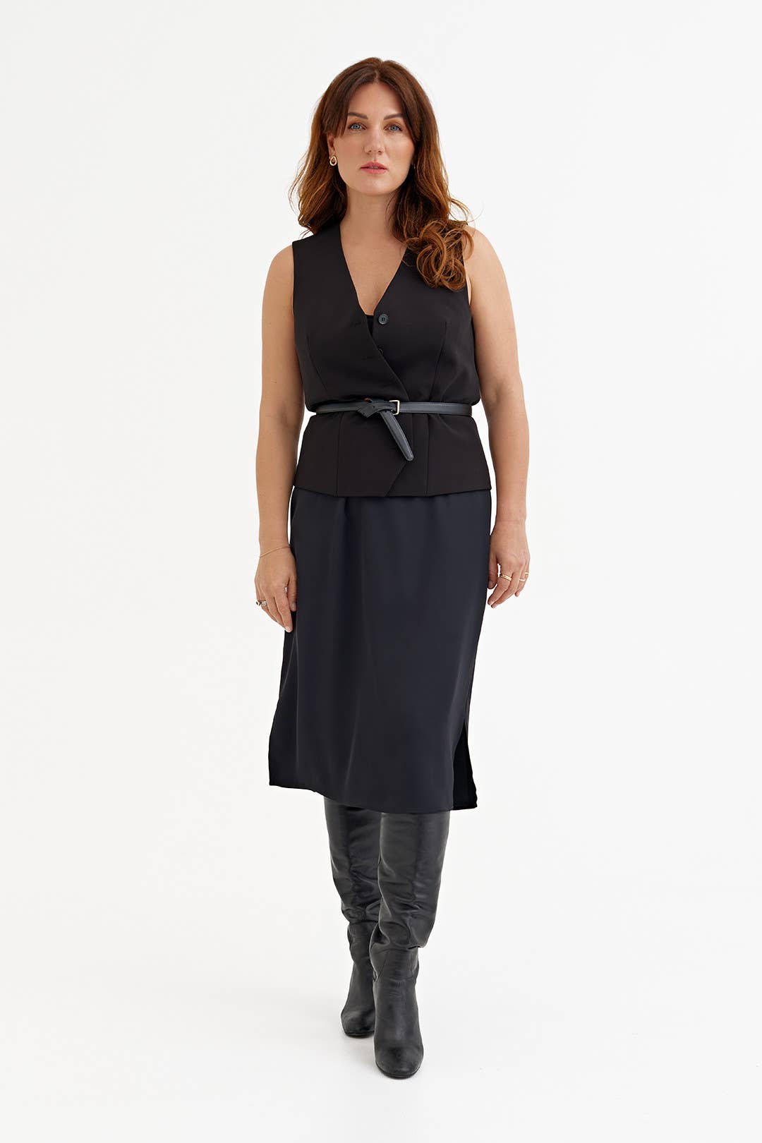 CAPSULE by Agnė Gilytė - Wholesale Suit Vest - Women's - Vest 'HAGUE' | black tailored fit classic suit vest2