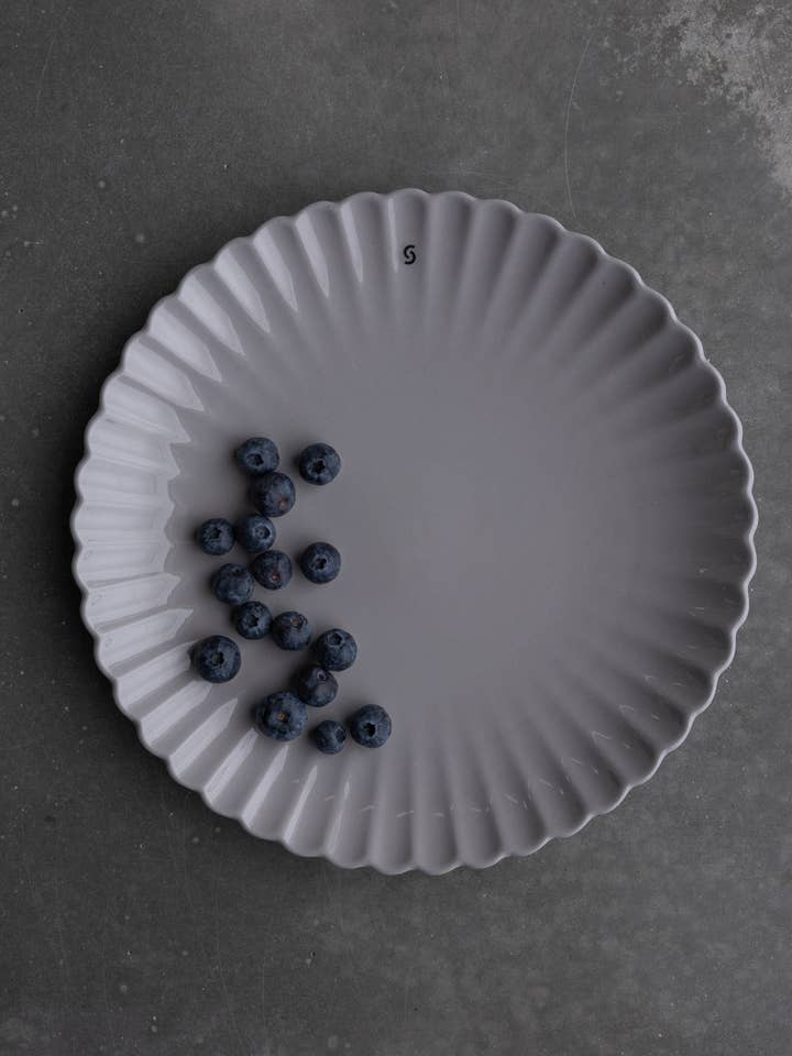 Flora Large Plate for wholesale by STOREFACTORY