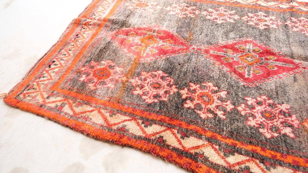 bazarifinagh - Wholesale Area Rug - Black Vintage Moroccan rug made from wool 4x10ft9