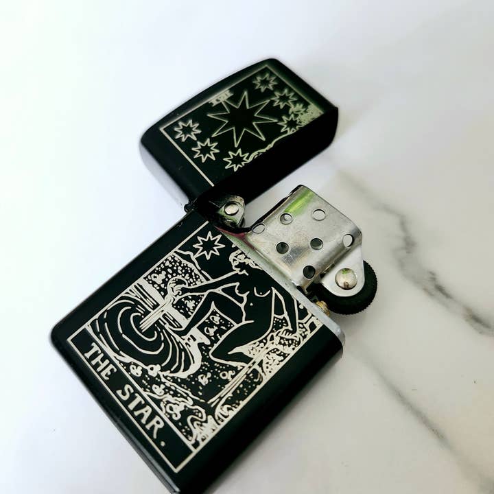 Three Witches Tea Shop - Vente Briquets - Briquet coupe-vent en métal gravé Star Tarot2