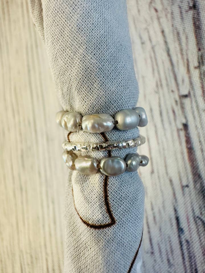 Charme Bandana Élastique Perle Argentée pour la vente par Boots Are My Roots