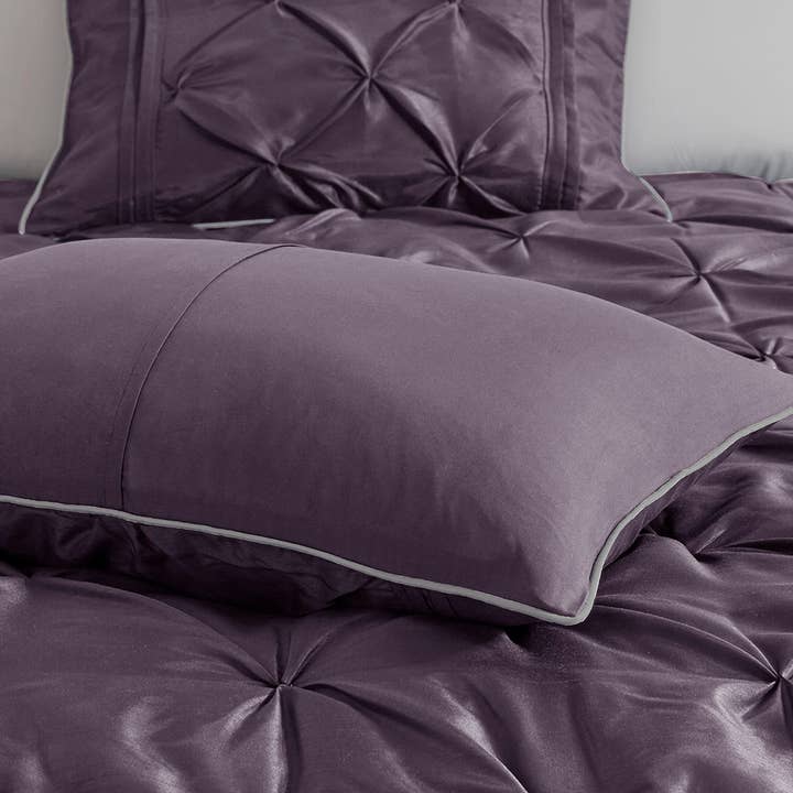 Olliix - Vente Parure de lit - Parure de lit 7 pièces touffetée soyeuse, violet prune