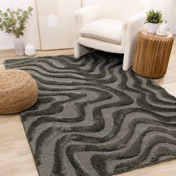 Luxe Green Curvy Lines Rug for wholesale by Kalora