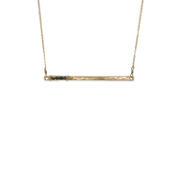 Collier en forme de barre enveloppé de diamants pour la vente par Sabina Jewelry