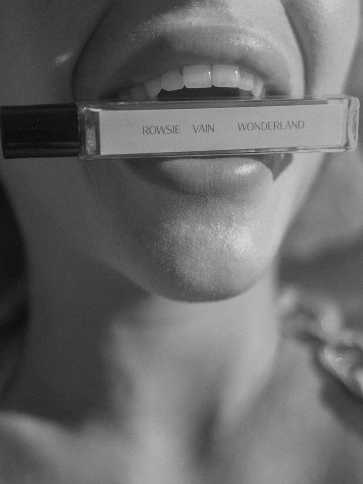 WONDERLAND GLOW OIL ROLLER WAND (10ml) for wholesale by ROWSIE VAIN