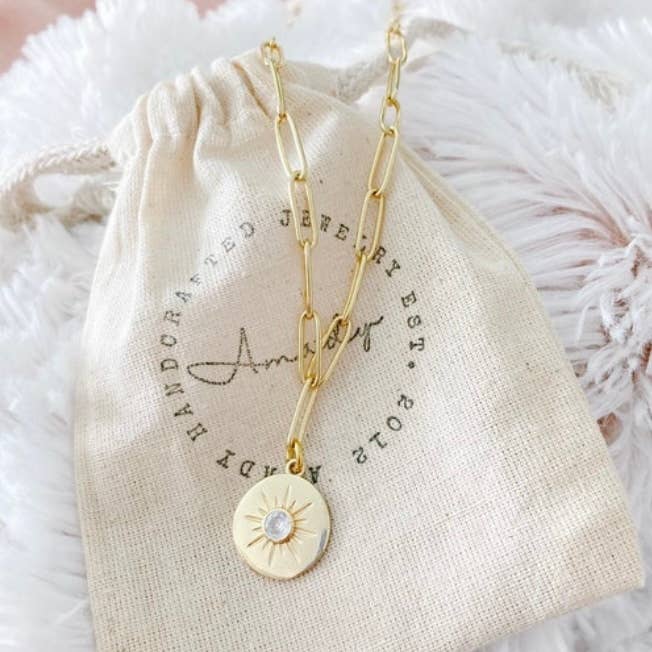 Amady Jewelry - Vente Colliers à pendentif - Collier en forme de soleil doré, trombone, chaîne en métal doré, médaillon1