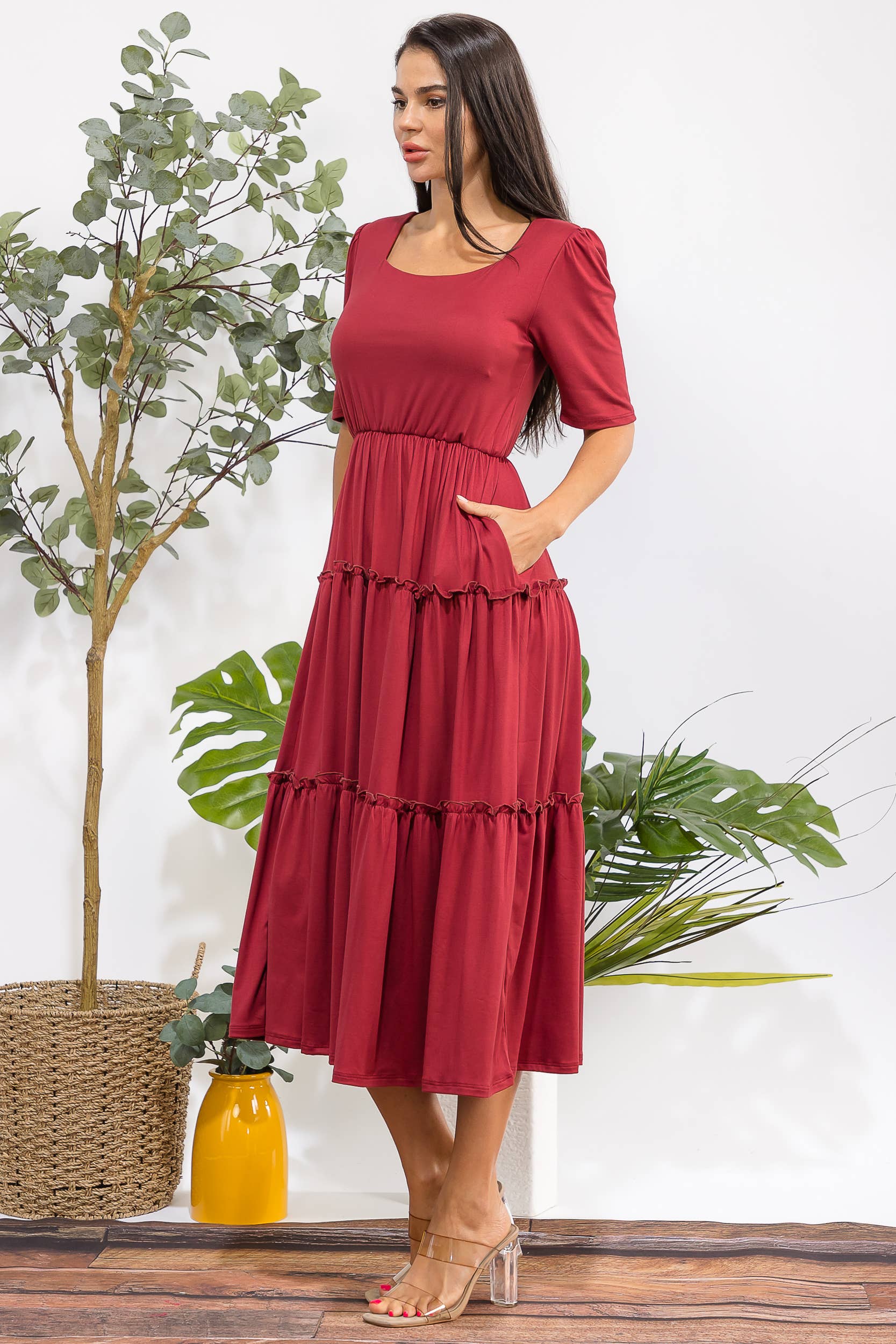 H&H Fashion Inc. – Großhandel Kleid – Damen – JR778X-S Plus Size Stufen-Midikleid mit quadratischem Ausschnitt42