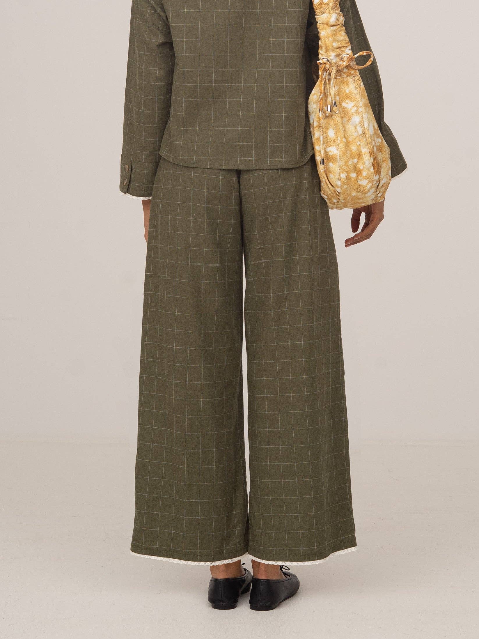 CARMEN SAYS - Wholesale Pants - Women's - Pantalones largos a cuadros verdes y blancos de Betty4