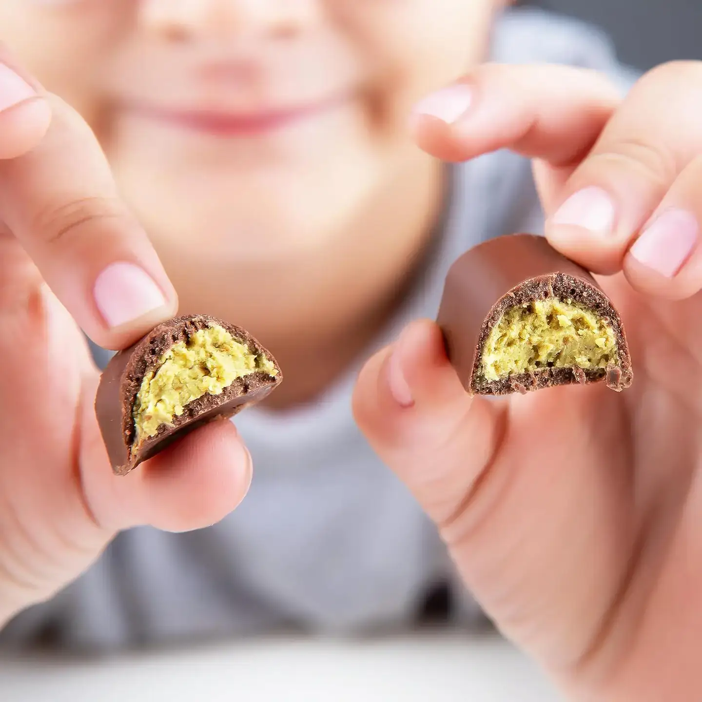 Carian's Bistro Chocolates - Wholesale Chocolate Box - Viral Dubai Chocolate Gift Box with Gold Ribbon Wrapped7