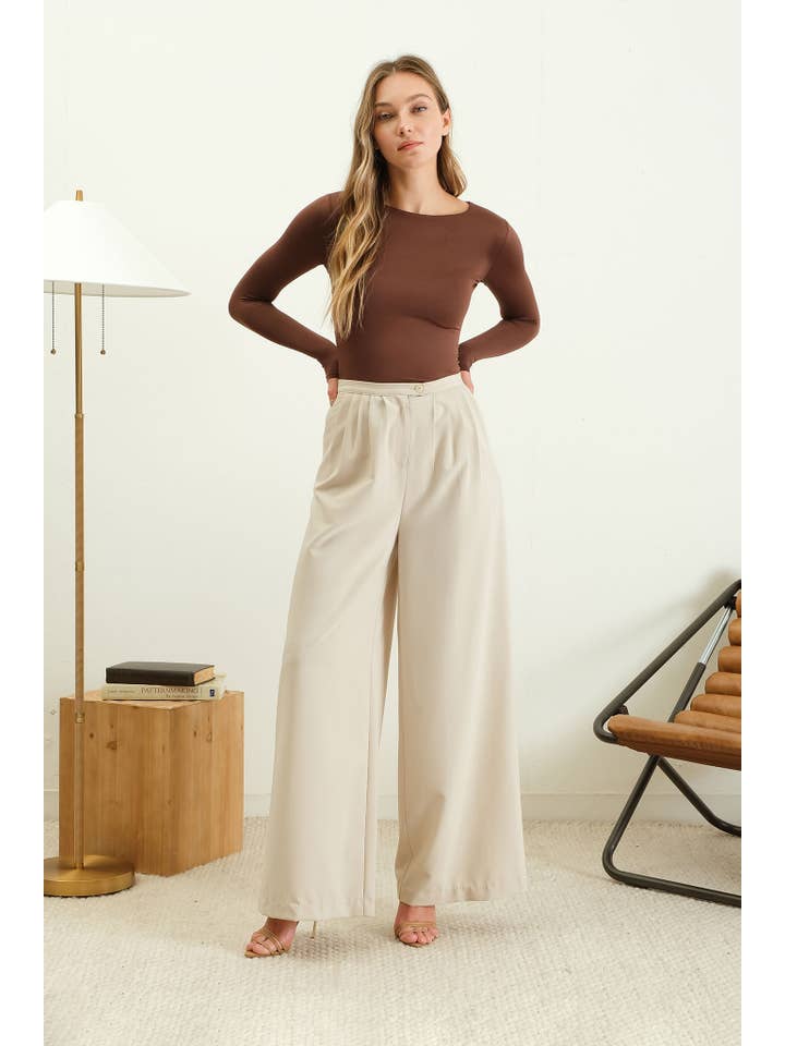 The Workshop Studio - Wholesale Knit Top - Women's - ROUND NECK LONG SLEEVE FITTED KNIT TOP