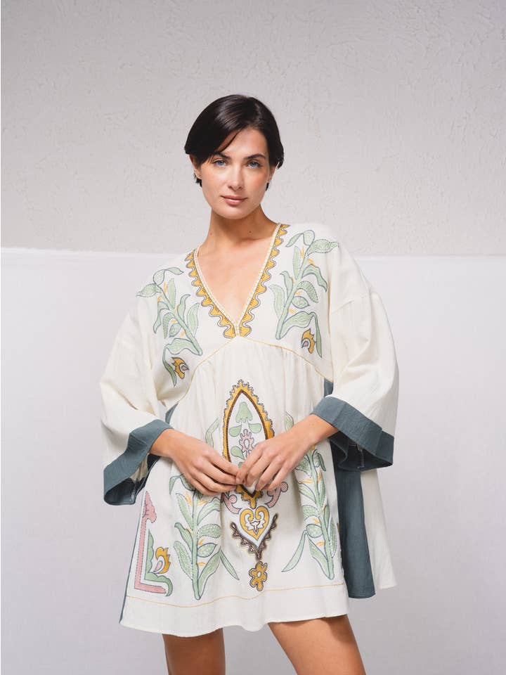 Pärla Kort tunikaklänning med broderi för wholesale på Faire1