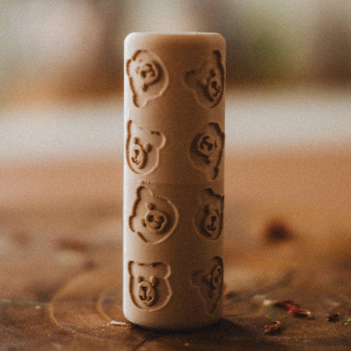 Rouleau à motifs éco - Rouleau de pâte à modeler Teddy Bear pour la vente par Kinfolk Pantry