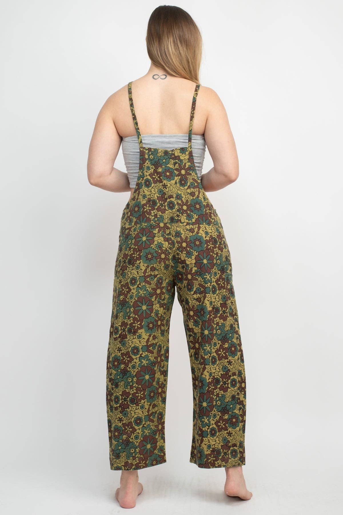Lakhays Collection Inc. – Großhandel Overall – Damen – Flower Power Overalls in Übergröße9