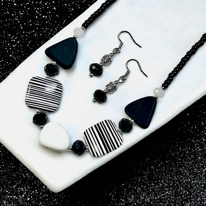 Chunky Gem Stone Marble Turquoise Necklace in Black & White for wholesale by Devi Creations