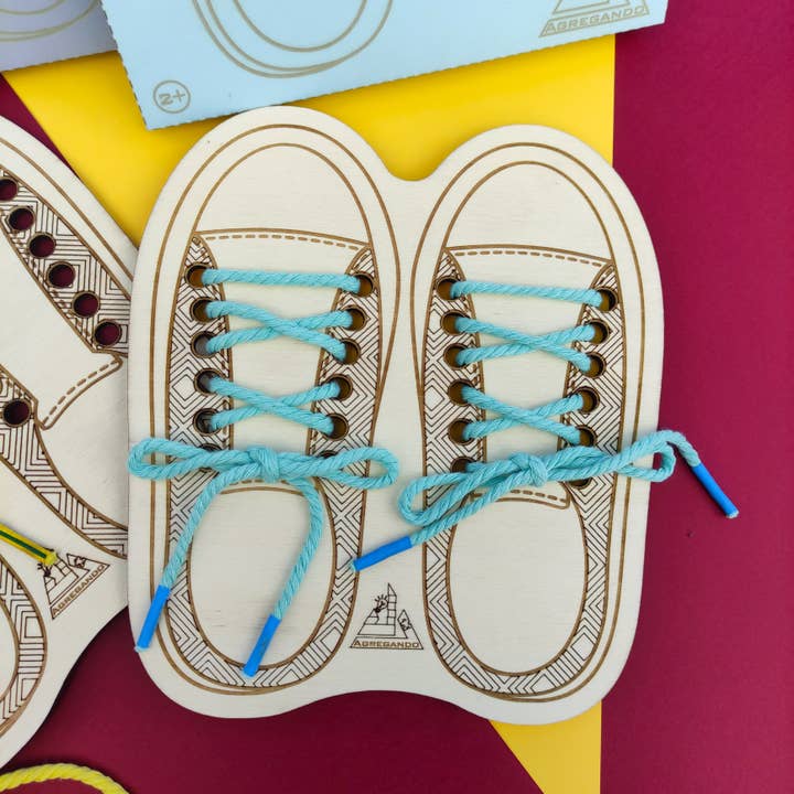 Herbs&Belles - Wholesale Wood Toy - Kids - Tack the Shoe, Education Lacing Toy, Kids Tie the shoelace1