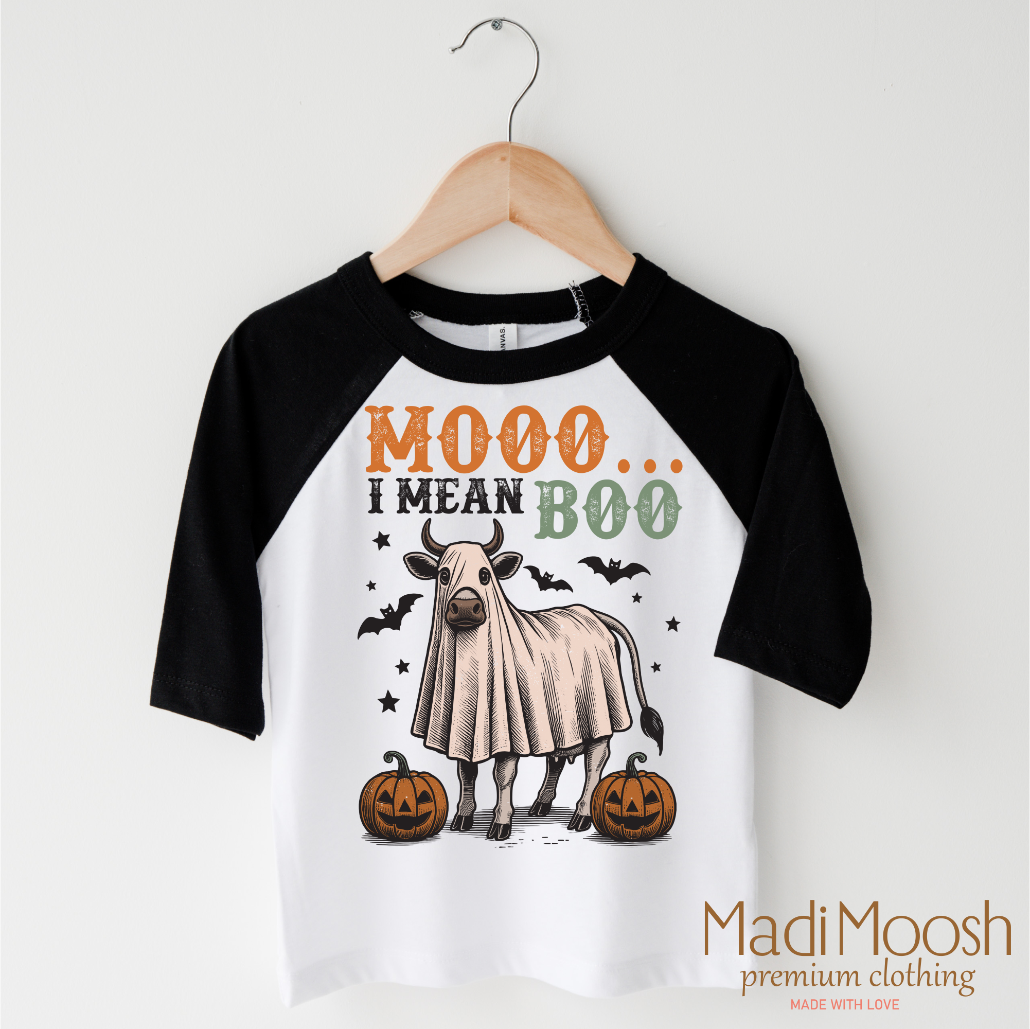 Madi Moosh – T-shirts estampadas – Criança por atacado – Camisa Retro de Halloween Moo I Mean Boo - Camiseta Country Halloween1