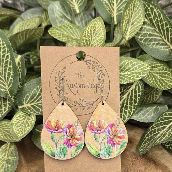 Houten Oorbellen met Klaproos Bloem: Hypoallergene Hangers voor wholesale door The Kustom Edge