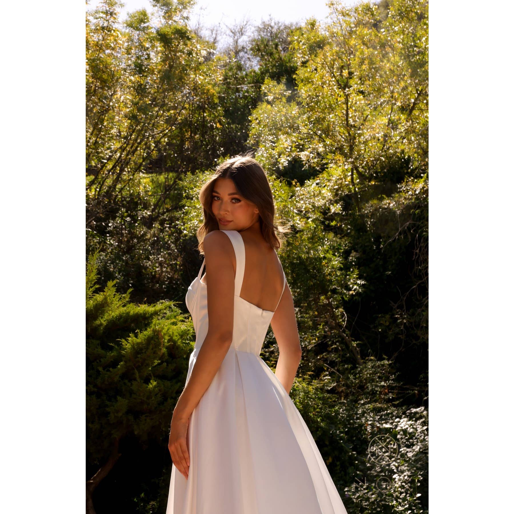 BLANC Robe de mariée bustier sans manches en forme de ballon - JW981 en vente sur Faire3