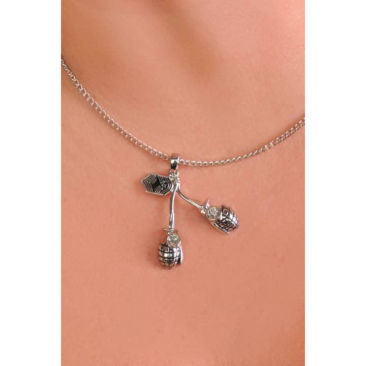 Western Fashion - Wholesale Pendant/Charm Necklace - LC442 - Grenade Necklace1