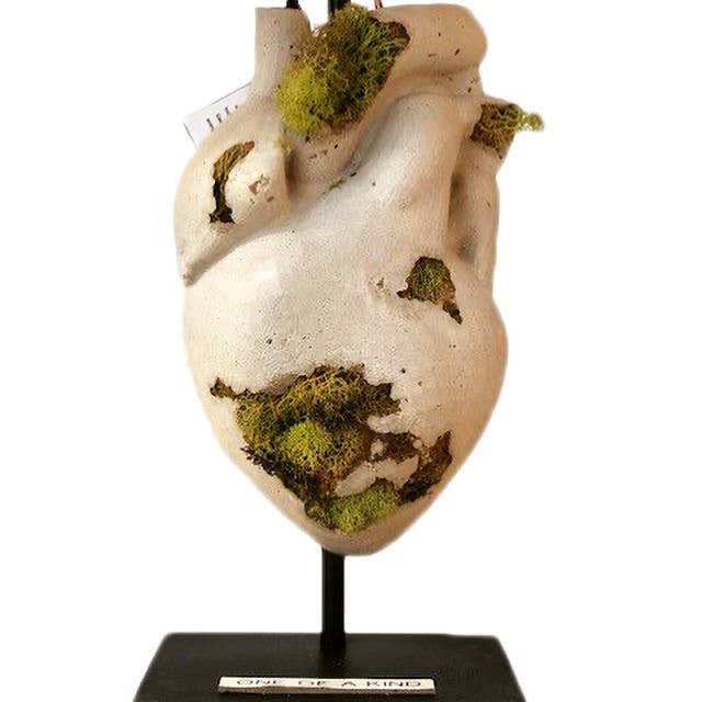 NATURAL BY HAGELSIEB - Wholesale Decorative Tabletop Object - CONCRETE HEART +MOSS