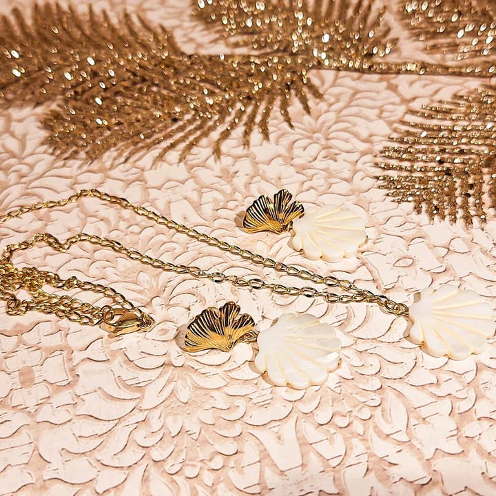 Parure Boucles d'oreilles Collier acier inox coquillage pour la vente par Lydée Déco