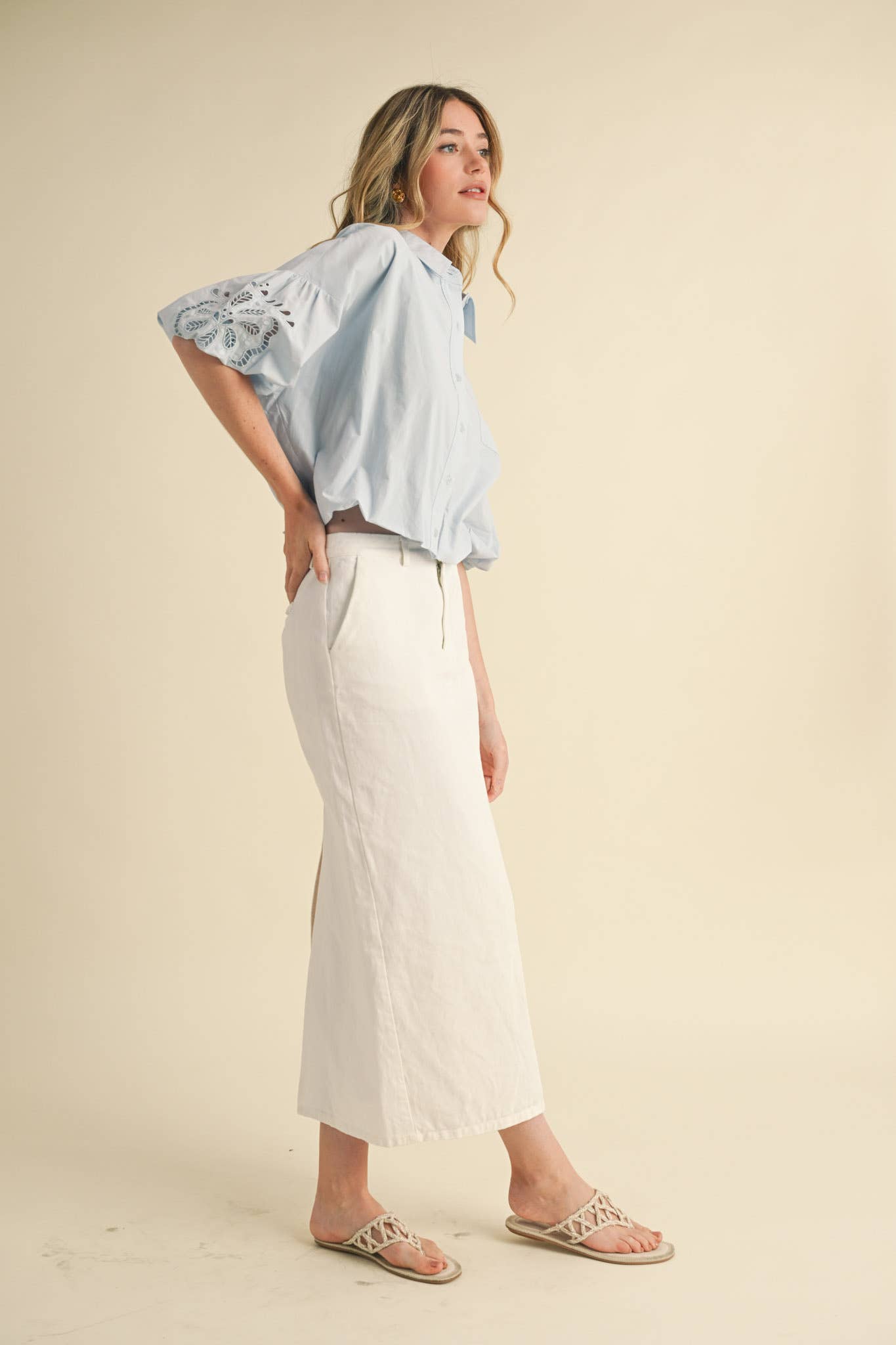 &MERCI – Engroshandel Skjorte med buttondown – til kvinder – UDSKÅRET BRODERET BOBLEÆRME TOP MTP383511