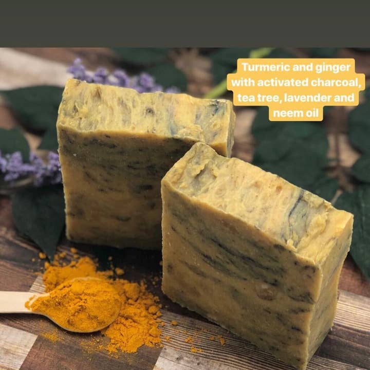 Savon fait main au curcuma et au gingembre et à l'huile de neem 4,5 oz pour la vente par Pardo Naturals