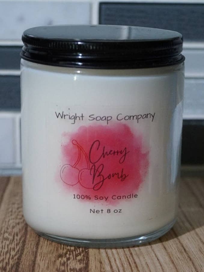 Vela Cherry Bomb, 100% cera de soja, vertida a mano para venta al por mayor de Wright Soap Company