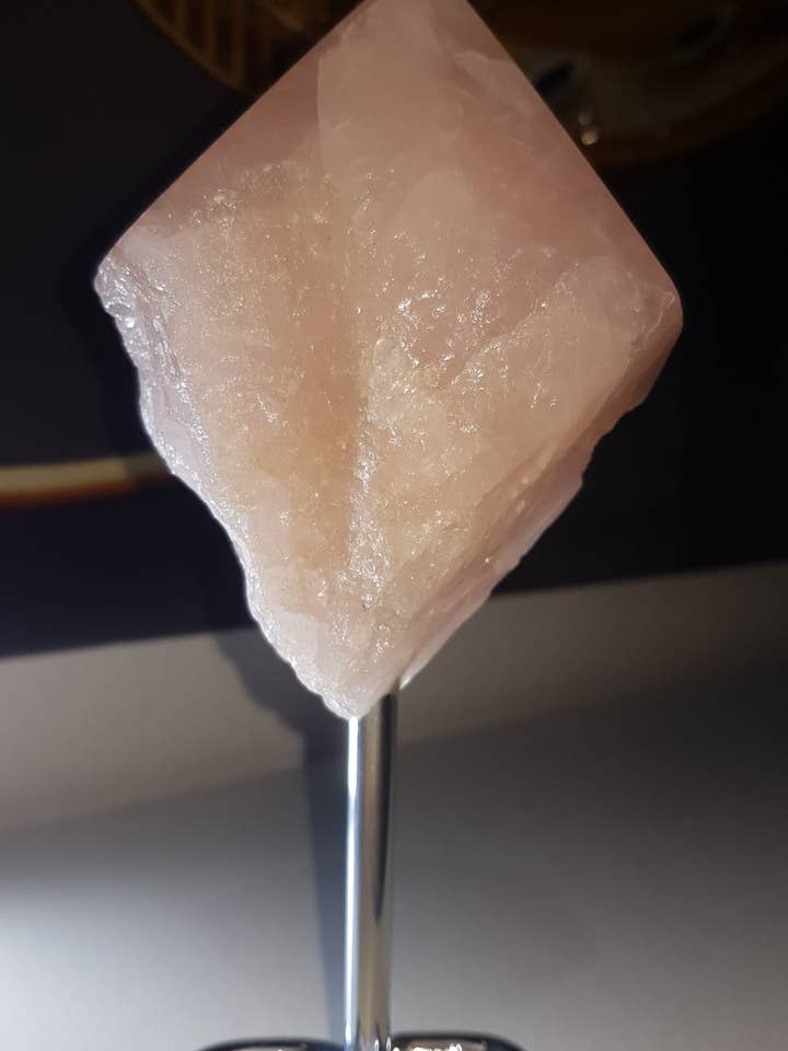 Rose Quartz Stone with foot for wholesale by Luz das Pedras Naturais